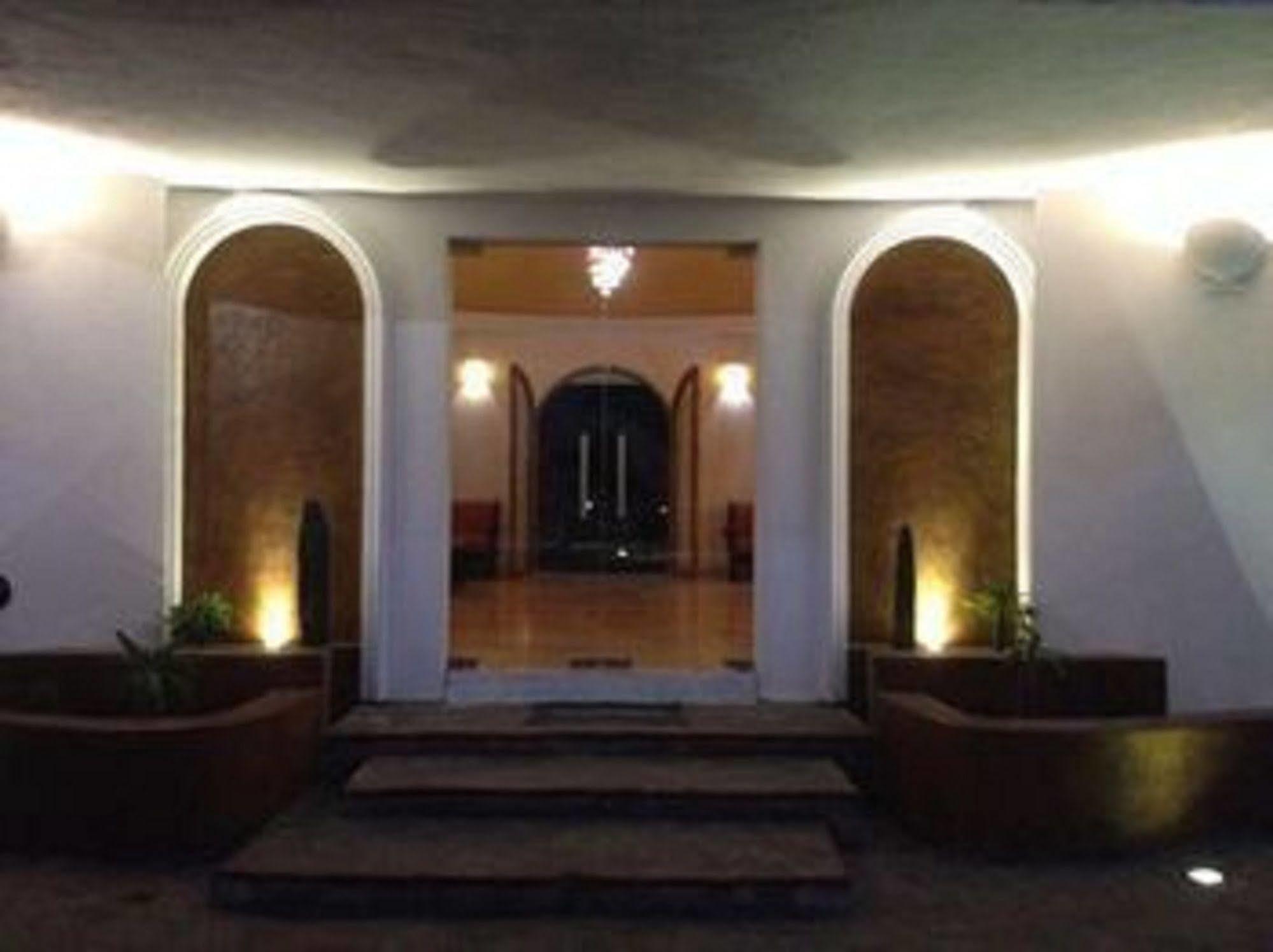 Hotel & Suites El Moro La Paz Exteriör bild
